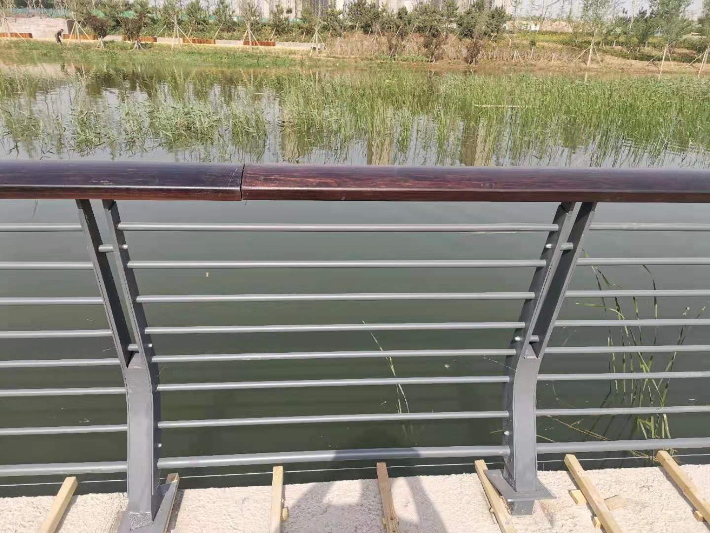 钦州市桥梁防撞护栏景观护栏 - 哪里好